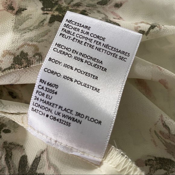 UO | Kimchi Blue | Olivia Floral Tie Neck Blouse - Picture 11 of 12